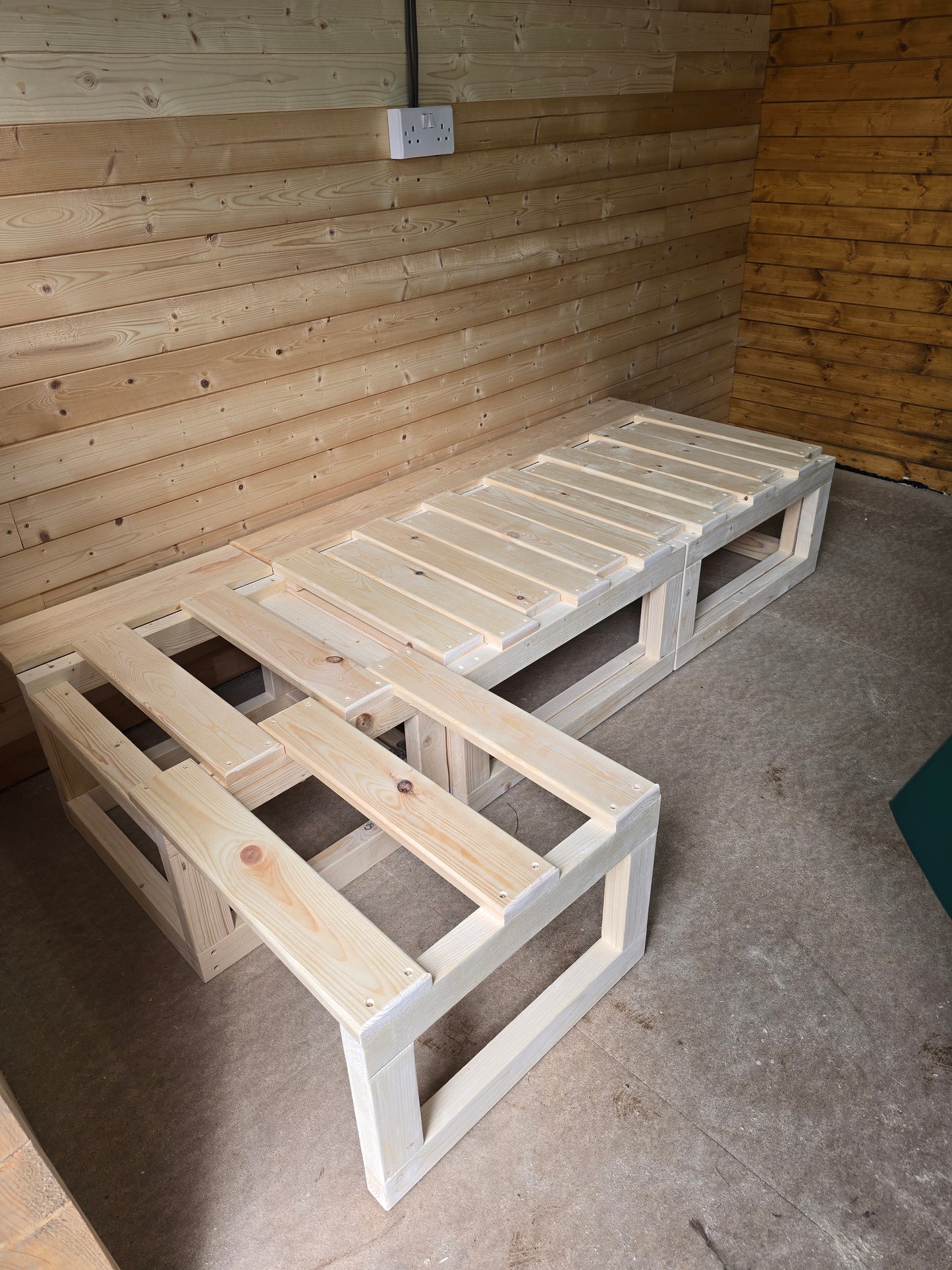 3 Section Pull-Out Bed - Split into 2 Boxes