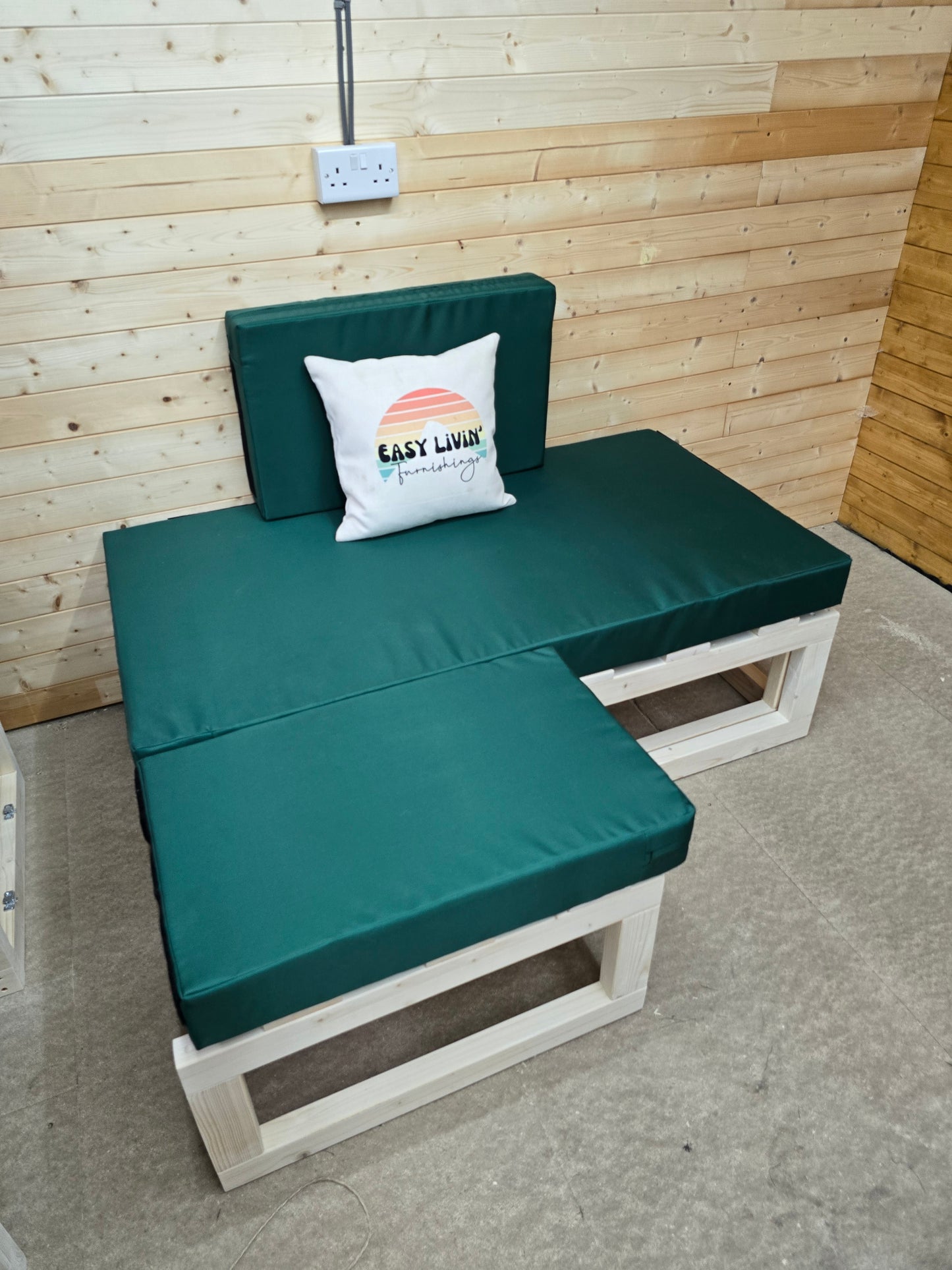 3 Section Pull-Out Bed - Split into 2 Boxes