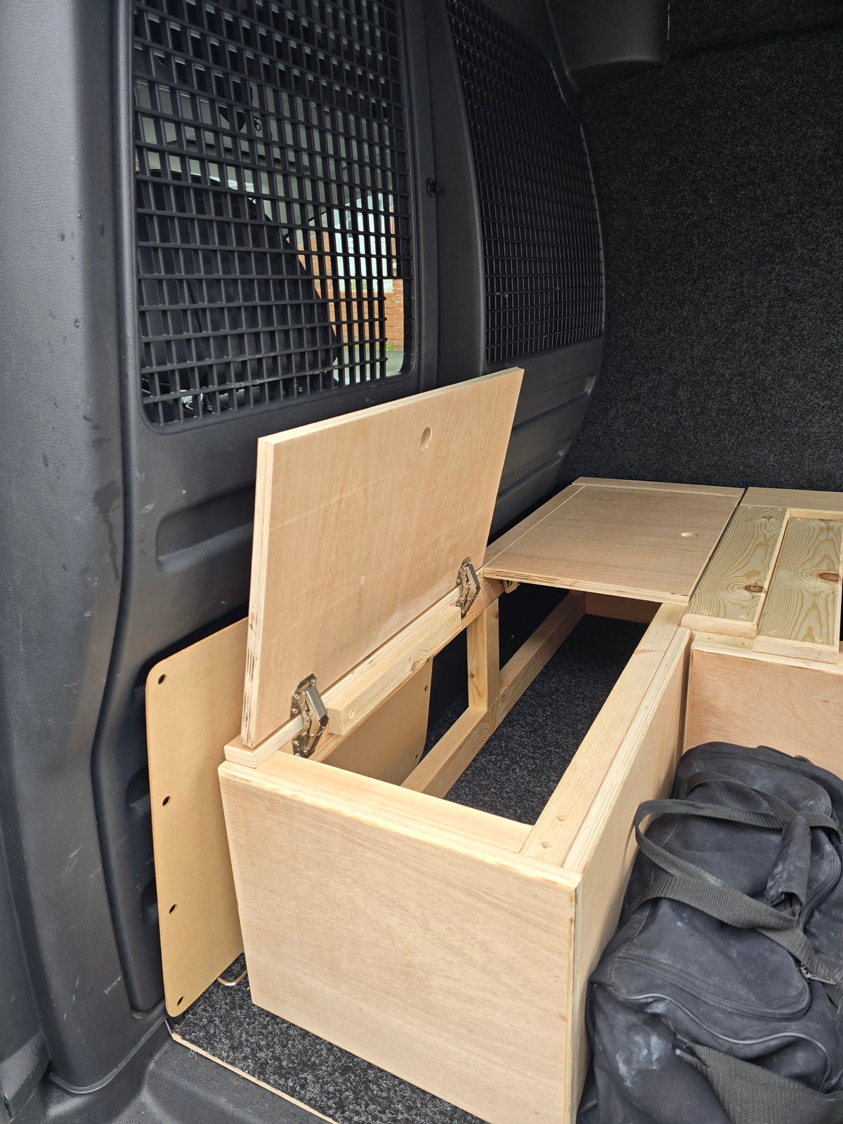 SWB VW Caddy L-Shape Pull-Out Camper Bed with Drawer