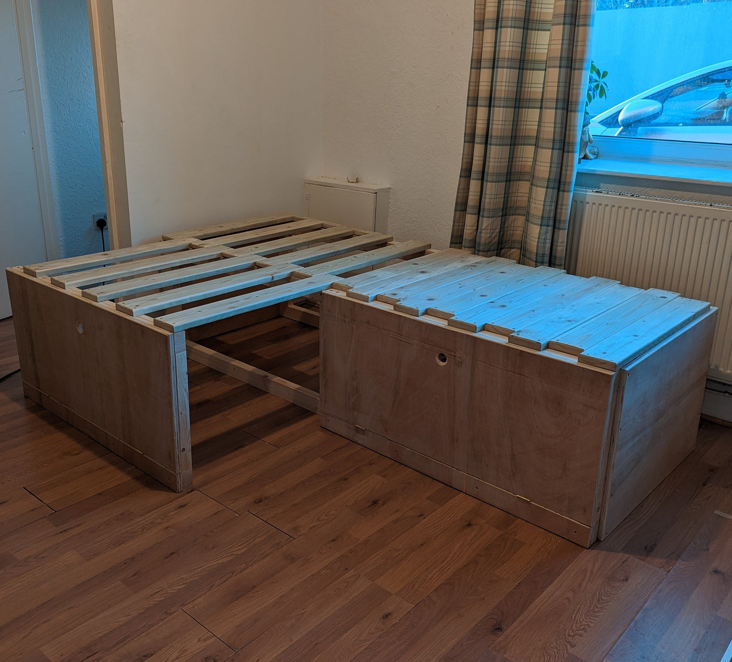 Bespoke Removable 2 Seperate Section Pull Out Bed (Changes From Bench, To Corner Sofa, To a Bed)